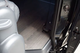 CRUNK製 HIACE S-GL フロアーボード 2分割 / ダークウッド