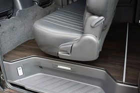 CRUNK製 HIACE S-GL フロアーボード 3分割全面 / ダークウッド