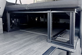 CRUNK製 HIACE ワゴンGL ベッド&フロアーキットg1